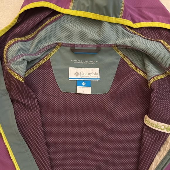 Columbia Women's ‘Sweet As Softshell Berry Jam’ Omni-Shield Jacket - Picture 10 of 12